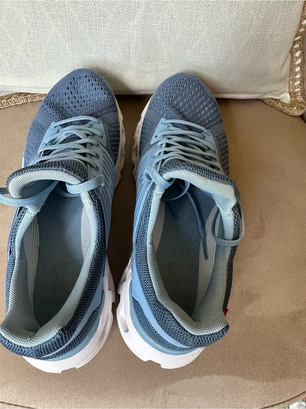 On Cloud women’s cloudswift Running Shoe in Light Blue size 10